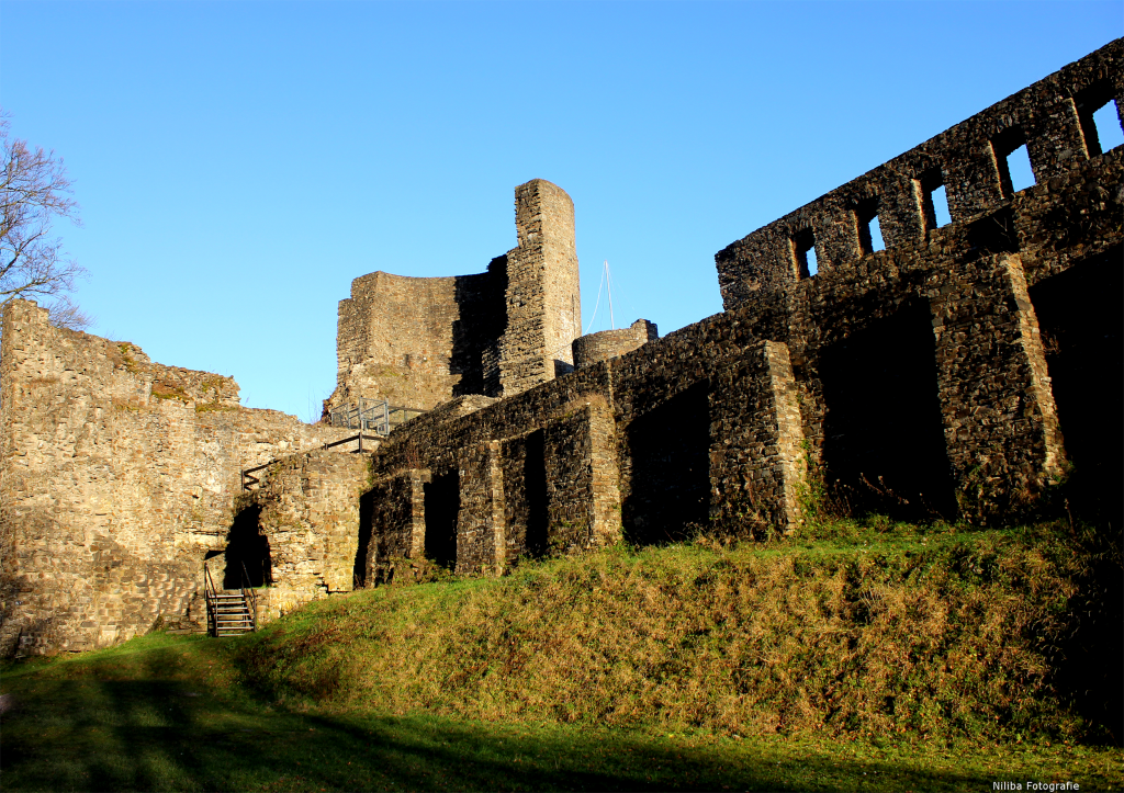 Wild-Kräuterwanderung zur Burg Windeck - Windecker Ländchen - Tourismus ...