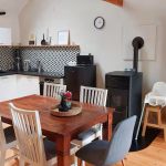 Scheune an der Pulvermühle, Tisch Kamin