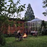 Zirkuswagen Sternenzelt Außenansicht, Lagerfeuer, Windeck (Lüttershausen)